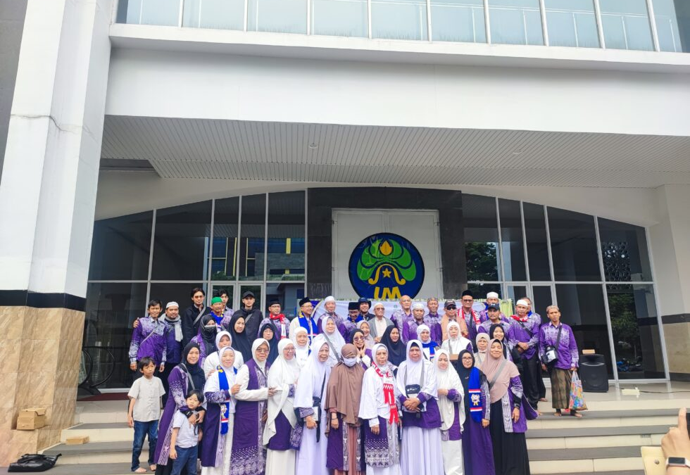 Kembali ke Tanah Air, 46 Jamaah Haji KBIHU Al-Falah UM Disambut Hangat Pengurus dan Keluarga